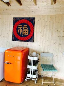 Cosy Private Cabin with parking in good location