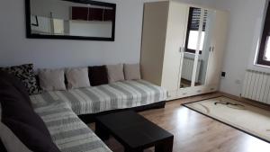 Penthouse Daniela - 3 Rooms in a Spacious Central Apartment