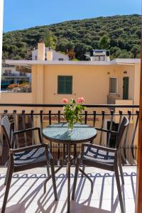 Alexatos Studios & Apartments