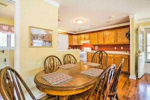 Damascus Apt with Views, Walk to Shops and Parks!