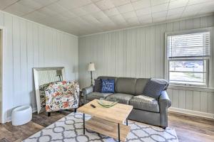 Inviting House 2 Mi to University of Alabama!