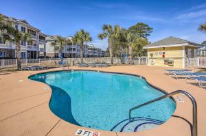 Screened-In Patio Myrtle Beach Golf Condo