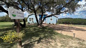 Hill Country Highland's Bluebonnet Cottage - 4hvězdičkové hotely ve městě Marble Falls