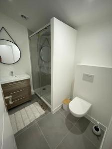 Appartements Le p tit Marin proche marche central et gare SNCF- wifi haut debit - : photos des chambres