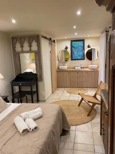 Appart'hotels Maranatha Porto Vecchio, Residence de charme, Pieds dans l'eau : photos des chambres