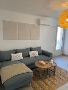 Appartements Appartement moderne, chic et lumineux avec WIFI et PARKING a 15 minutes de la plage : photos des chambres