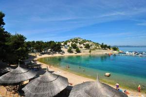 Apartments by the sea Drage, Biograd - 20703 