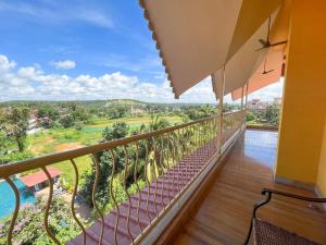 Acron Candolim Regina