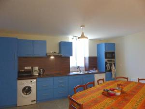 Maisons de vacances Gite Fourilles, 5 pieces, 10 personnes - FR-1-489-416 : photos des chambres