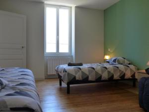 Maisons de vacances Gite Fourilles, 5 pieces, 10 personnes - FR-1-489-416 : photos des chambres