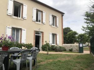 Maisons de vacances Gite Fourilles, 5 pieces, 10 personnes - FR-1-489-416 : photos des chambres