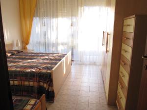 Modern flat with balcony at Grado Pineta