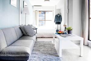 #8 3mins to station 1stop to Shinjuku Central Shinjuku apartment with plenty of Sunlight