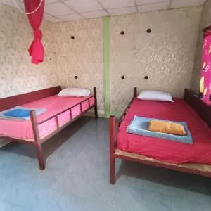 Haadrin Village near the pier - Haad Rin