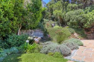 Camps Bay Sunsets - Villa with magnificent views