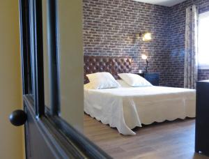 Hotels Hotel Les Hauts de Moureze : Chambre Lit King-Size - Vue sur Montagne