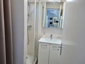 Appartements REF 063 - Appartement pour deux personnes vue mer port Crouesty ARZON : photos des chambres