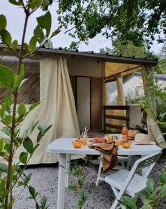 Campings Camping Saint Laurent : photos des chambres