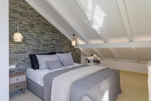 Elegant Penthouse with Sea View