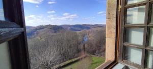 B&B / Chambres d'hotes Chateau de Chauvac - table d'hotes avec vue sur la riviere : photos des chambres