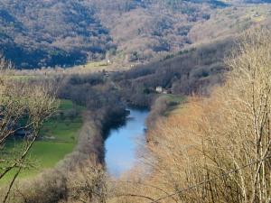 B&B / Chambres d'hotes Chateau de Chauvac - table d'hotes avec vue sur la riviere : photos des chambres