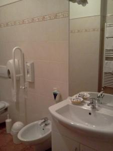 Quadruple Room with Bathroom room in Albergo Al Portico