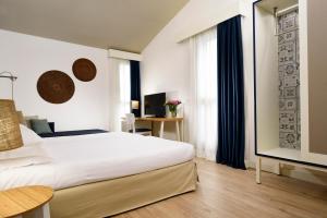 Superior Double Room (2 Adults + 2 Children)- Detached Villa  room in UNAHOTELS Naxos Beach Sicilia