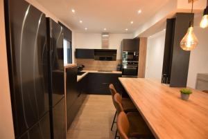 399-Casa moderna con amarre 14m y piscina privada
