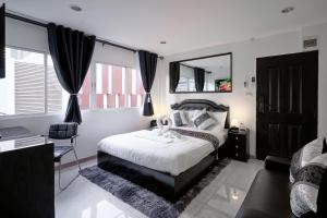 Junior Suite room in Thonglor Suites Hotel