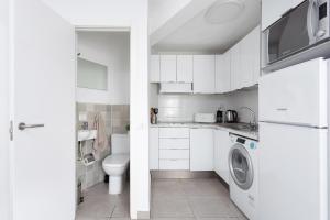 Home2Book Party Duplex with Pool in Las Américas