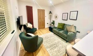 Gorgeous Newly Renovated 2 Double Bed Flat