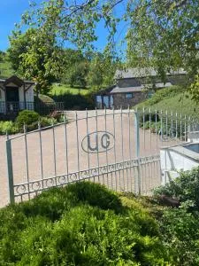 Upper Grippath Farm Holiday Cottages - Risca