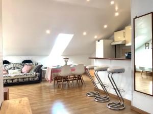 Beautiful 2 rooms super nice area near everything