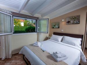 Apartment with Garden View room in Natalie Apartments