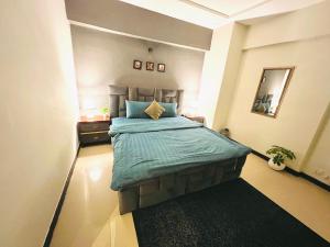 One-Bedroom Apartment room in Freddy's Royal Family Apartments