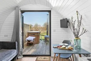 Bramley, Apple Tree Glamping, Nr Wells - Westbury-sub-Mendip