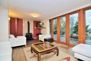 Betws Y Coed Holiday Home by Guestz