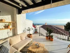 Top renovated apartment with Nerjas biggest pool - El Molino