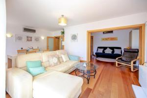 Luxury Apartment with Pool