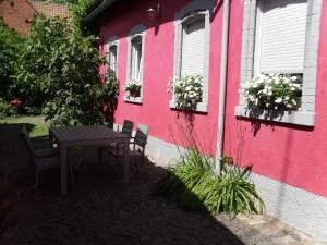 Winzeranwesen - Weingut Christian Eberley - Haupthaus I MINDESTAUFENTHALT 4 NÄCHTE - MINIMUM STAY 4 NIGHTS - Waldsee