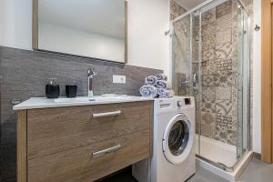 [2 min from the sea] pool, comfort and free WiFi