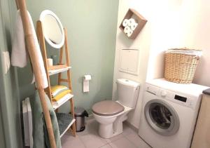 Appartements Appart Poissy Relax Wi-Fi Pool by Servallgroup : photos des chambres