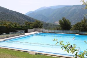 Appartements Le Pas du Ventoux : Appartement avec Balcon