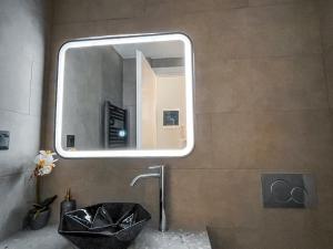 Luxury apartment close to metro & Akropolis- Cielo Homes