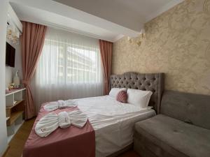 Sunny studio in Sweet Home Complex