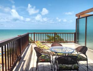 Na praia - Araça 505 Super Luxo - Ampla varanda frente mar