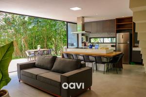 Casa luxuosa em condomínio Maxlife10 - By Qavi