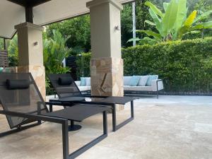 AQUA Beachfront Villa Port Douglas