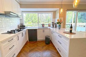 Charming 6 BRM Villa in Melbourne Mullum Mullum Precinct