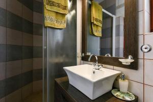 Apartments by the sea Preko, Ugljan - 20385